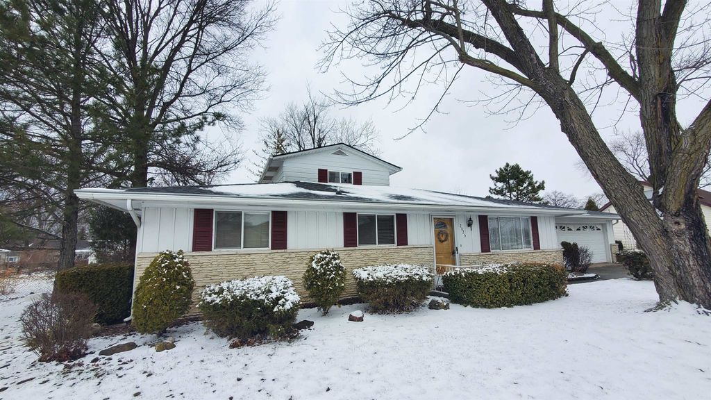 Photo of 2625 E Tillman Road, Fort Wayne, IN 46816 (MLS # 202605620)