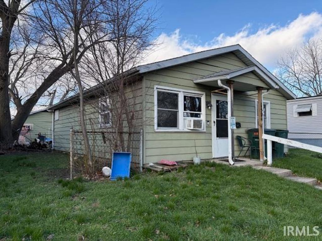Photo of 1504 W 13Th Street, Muncie, IN 47302 (MLS # 202610529)