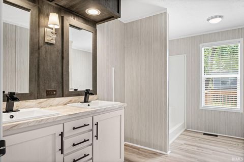 Tiny photo for 2053 Blue Oak Drive, Kokomo, IN 46901 (MLS # 202614417)