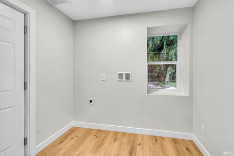 Tiny photo for 2422 Kenwood Avenue, South Bend, IN 46628 (MLS # 202636039)