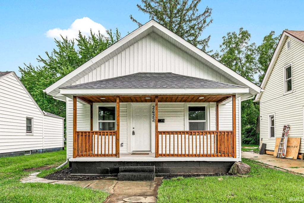 Photo of 2422 Kenwood Avenue, South Bend, IN 46628 (MLS # 202636039)