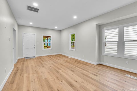 Tiny photo for 2422 Kenwood Avenue, South Bend, IN 46628 (MLS # 202636039)
