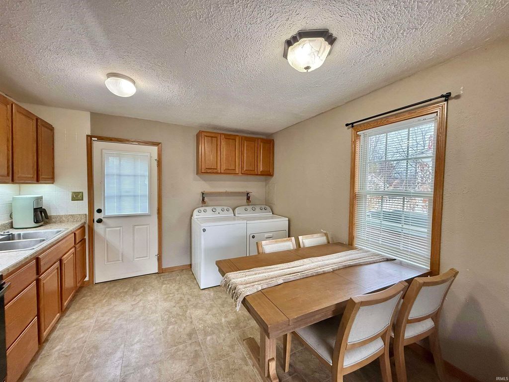 Photo of 2016 Shelby Alley, Evansville, IN 47714 (MLS # 202548050)