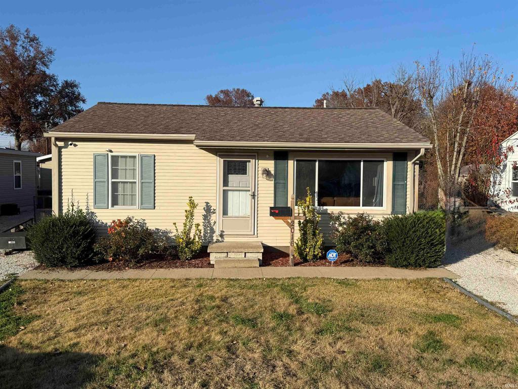 Photo of 2016 Shelby Alley, Evansville, IN 47714 (MLS # 202548050)