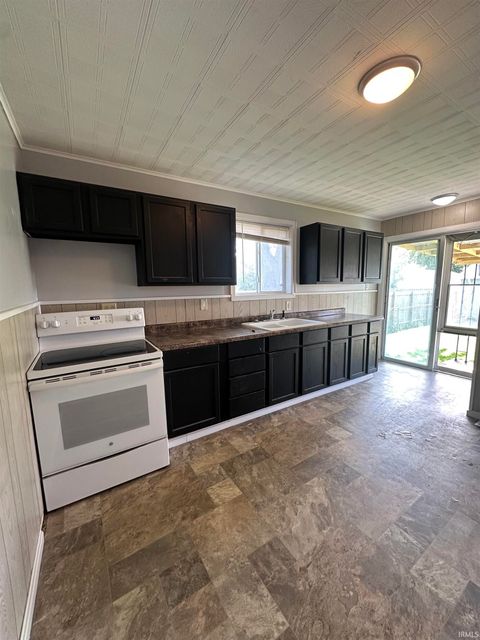 Tiny photo for 1053 S Calumet Street, Kokomo, IN 46902 (MLS # 202620567)
