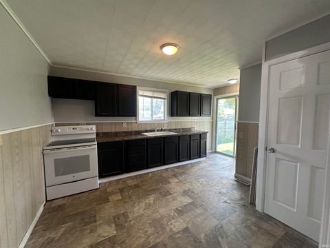 Tiny photo for 1053 S Calumet Street, Kokomo, IN 46902 (MLS # 202620567)