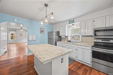 Tiny photo for 113 E 9th Street, Burlington, IN 46915 (MLS # 202643313)