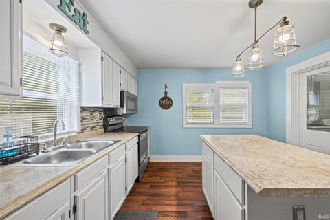 Tiny photo for 113 E 9th Street, Burlington, IN 46915 (MLS # 202643313)