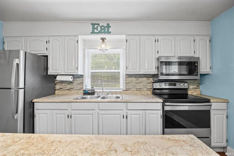 Tiny photo for 113 E 9th Street, Burlington, IN 46915 (MLS # 202643313)