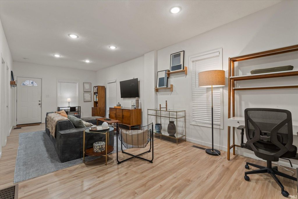 Photo of 1118 E Bowman Street, South Bend, IN 46613 (MLS # 202611168)