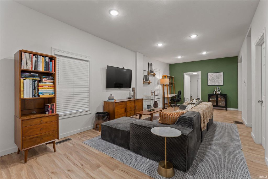 Photo of 1118 E Bowman Street, South Bend, IN 46613 (MLS # 202611168)