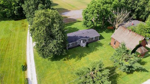 Tiny photo for 763 W 400 South, Kokomo, IN 46902 (MLS # 202523755)