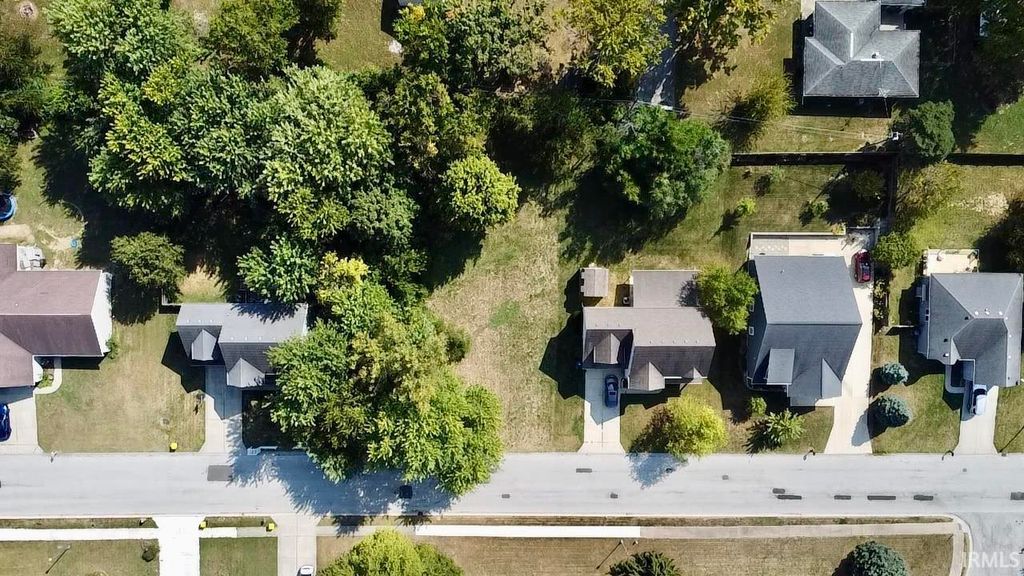 Photo of 1030 Deer Field Drive #6, Greencastle, IN 46135 (MLS # 202537814)