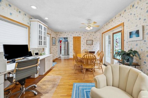 Tiny photo for 209 N Connelly Street, Delphi, IN 46923 (MLS # 202615276)