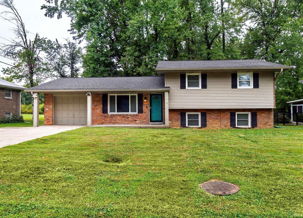 Photo of 6206 Twickingham Drive, Evansville, IN 47711 (MLS # 202639738)