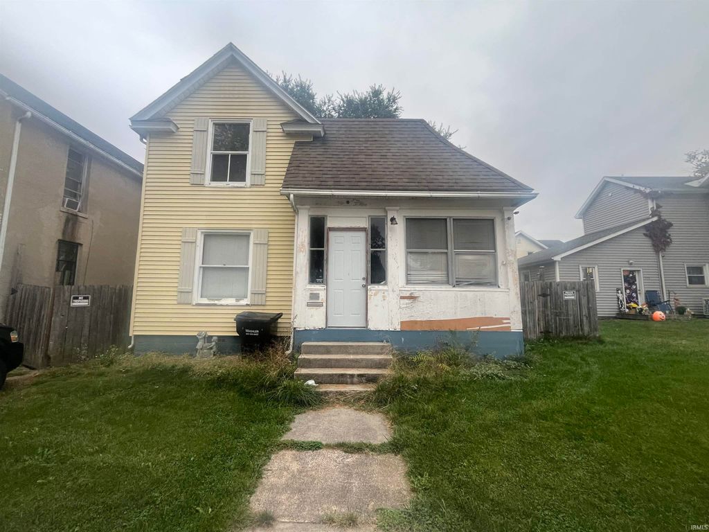 Photo of 208 S Franklin Street, Garrett, IN 46738 (MLS # 202543146)
