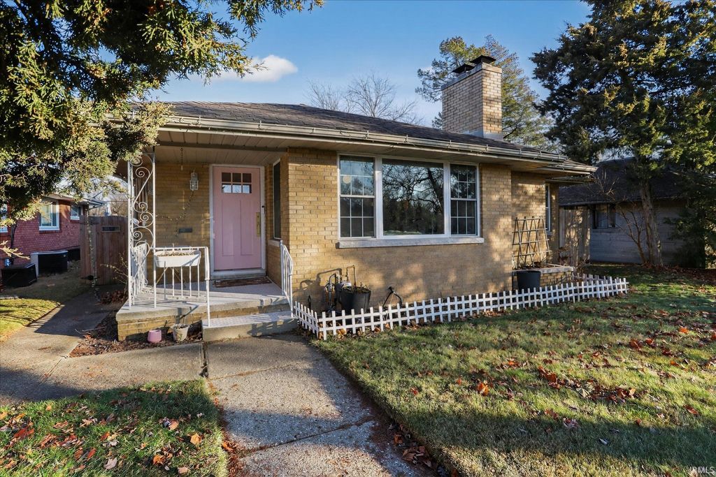 Photo of 206 N Coquillard Drive, South Bend, IN 46617 (MLS # 202549614)