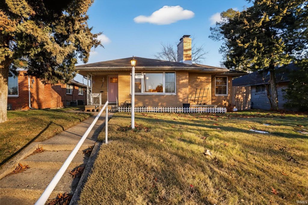 Photo of 206 N Coquillard Drive, South Bend, IN 46617 (MLS # 202549614)