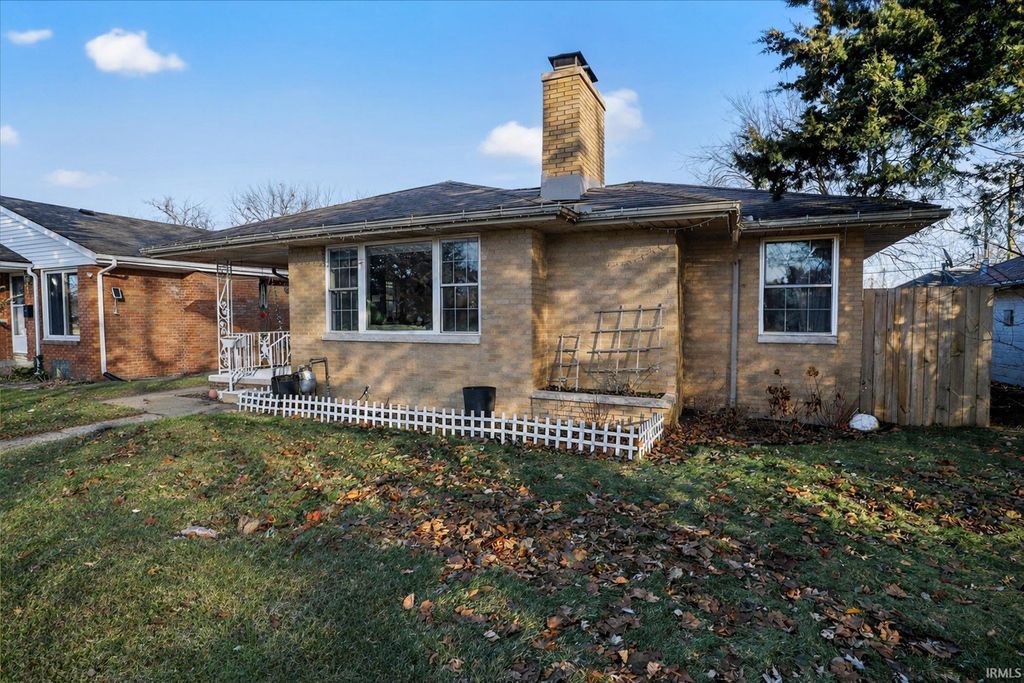 Photo of 206 N Coquillard Drive, South Bend, IN 46617 (MLS # 202549614)