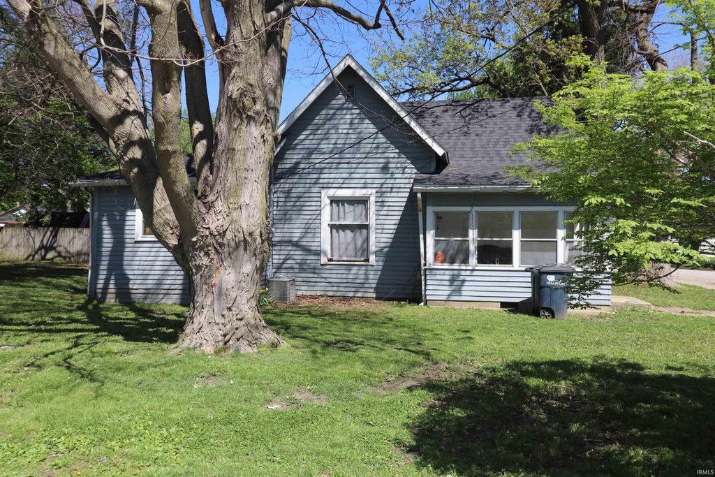 Photo of 1352 Short Columbia Street, Frankfort, IN 46041 (MLS # 202614043)