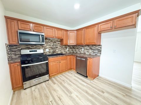 Tiny photo for 1917 Panama Street, Mishawaka, IN 46544 (MLS # 202608957)