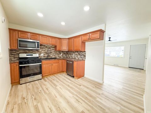 Tiny photo for 1917 Panama Street, Mishawaka, IN 46544 (MLS # 202608957)