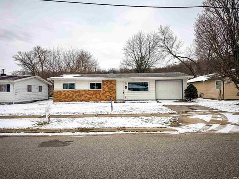 Tiny photo for 1917 Panama Street, Mishawaka, IN 46544 (MLS # 202608957)