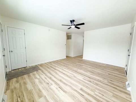 Tiny photo for 1917 Panama Street, Mishawaka, IN 46544 (MLS # 202608957)