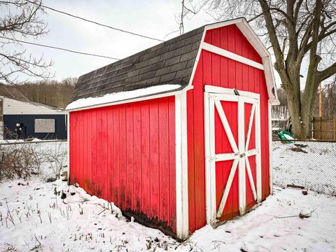 Tiny photo for 1917 Panama Street, Mishawaka, IN 46544 (MLS # 202608957)