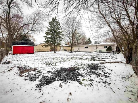 Tiny photo for 1917 Panama Street, Mishawaka, IN 46544 (MLS # 202608957)