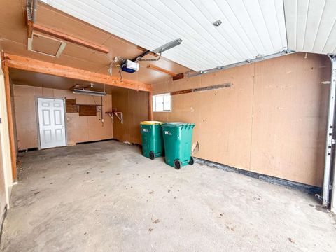 Tiny photo for 1917 Panama Street, Mishawaka, IN 46544 (MLS # 202608957)