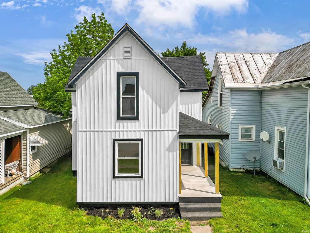 Photo of 313 E South B Street, Gas City, IN 46933 (MLS # 202618850)