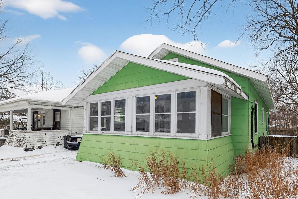 Photo of 2114 Lane Avenue, Elkhart, IN 46516 (MLS # 202603370)