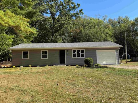 Photo of 1539 S Ridgeview Road, Logansport, IN 46947 (MLS # 202539671)