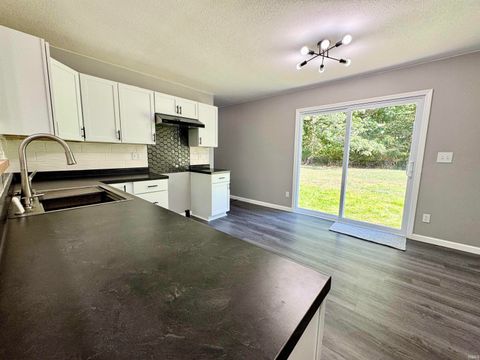 Tiny photo for 1539 S Ridgeview Road, Logansport, IN 46947 (MLS # 202539671)