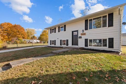 Tiny photo for 1309 Gleneagles Drive, Kokomo, IN 46901 (MLS # 202544499)