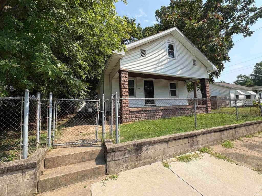 Photo of 508 Taylor Avenue, Evansville, IN 47713 (MLS # 202633051)