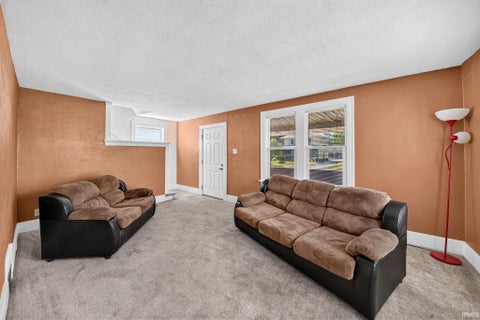 Tiny photo for 1022 Diamond Avenue, South Bend, IN 46628 (MLS # 202636877)