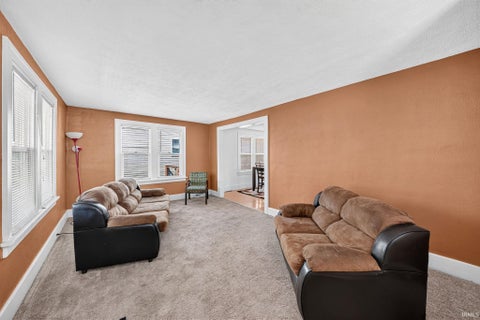 Tiny photo for 1022 Diamond Avenue, South Bend, IN 46628 (MLS # 202636877)