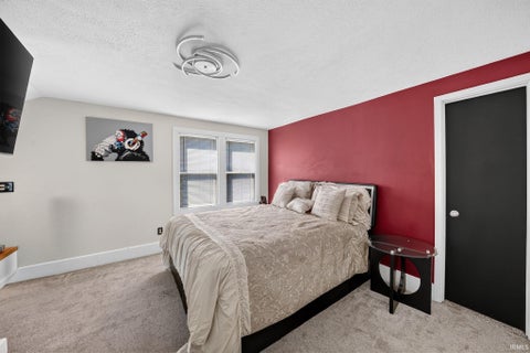 Tiny photo for 1022 Diamond Avenue, South Bend, IN 46628 (MLS # 202636877)