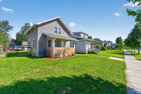 Tiny photo for 1022 Diamond Avenue, South Bend, IN 46628 (MLS # 202636877)