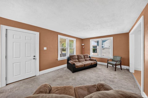 Tiny photo for 1022 Diamond Avenue, South Bend, IN 46628 (MLS # 202636877)