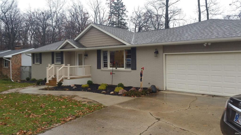 Photo of 617 S Hadley Road, Fort Wayne, IN 46804 (MLS # 202547741)
