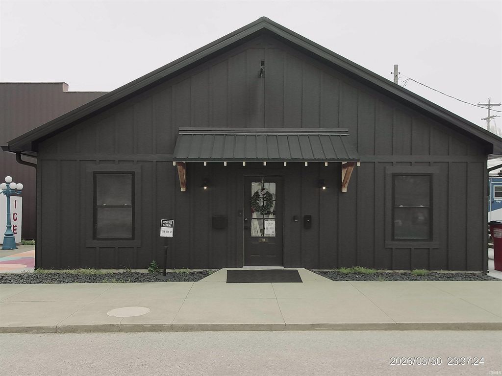 Photo of 214 Fourth Street, Covington, IN 47932 (MLS # 202617509)