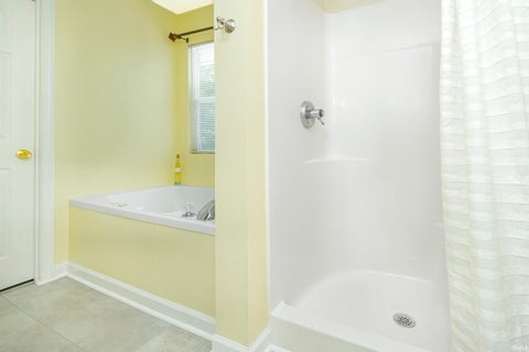 Tiny photo for 1005 E Erin Court, Bloomington, IN 47401 (MLS # 202624060)