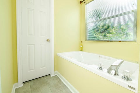 Tiny photo for 1005 E Erin Court, Bloomington, IN 47401 (MLS # 202624060)