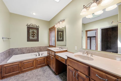 Tiny photo for 434 Royal Crest Drive, Fort Wayne, IN 46814 (MLS # 202632106)