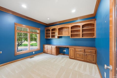 Tiny photo for 434 Royal Crest Drive, Fort Wayne, IN 46814 (MLS # 202632106)