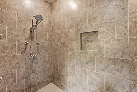 Tiny photo for 434 Royal Crest Drive, Fort Wayne, IN 46814 (MLS # 202632106)