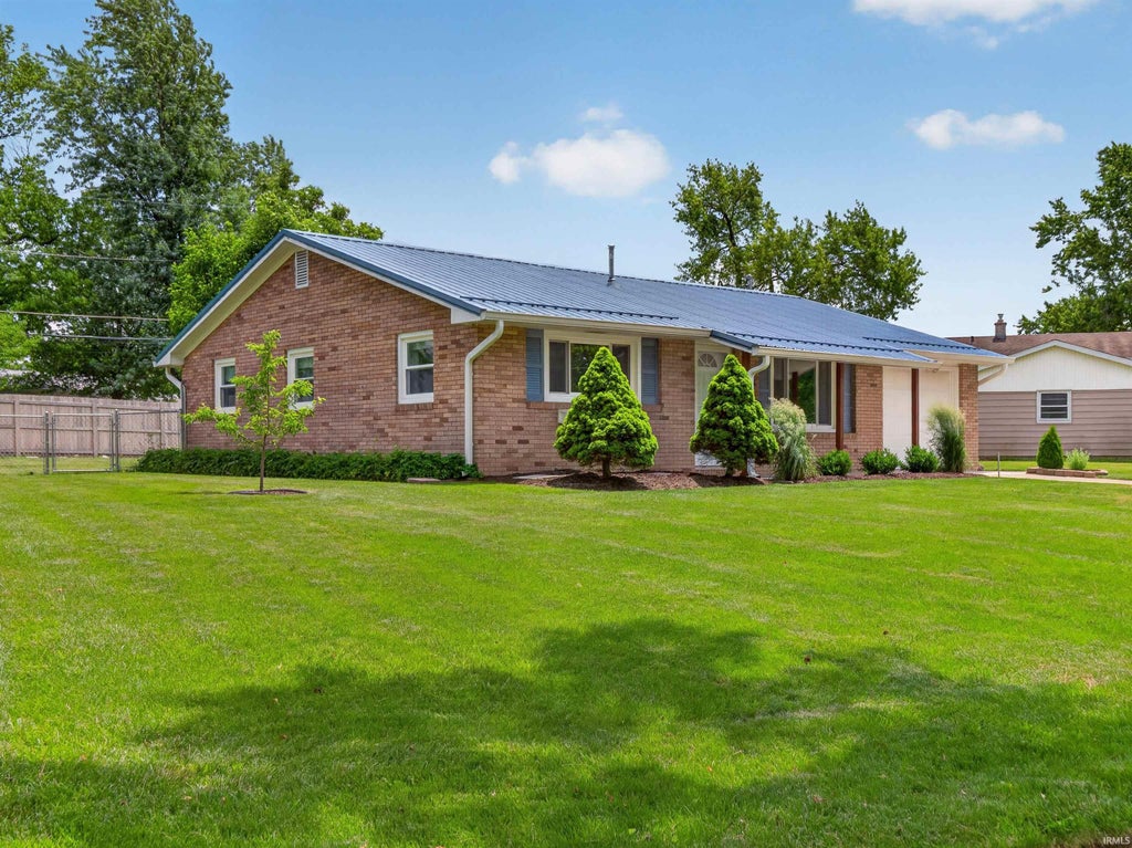 Photo of 3622 Hastings Road, Fort Wayne, IN 46805 (MLS # 202623100)